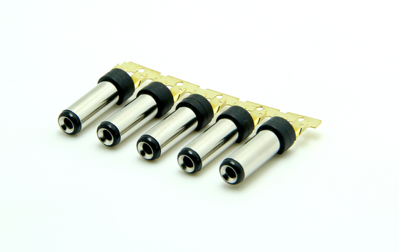 Crimping Barrel Type 10A 12V 5.5 * 2.5 Mm Wire 18 AWG - 26 AWG Male DC Power Plug Connectors